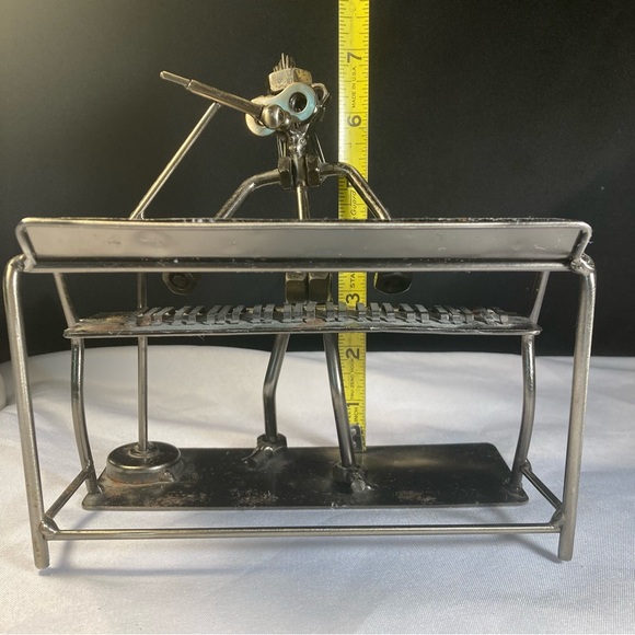 Nuts & Bolts Metal Art Sculpture - Keyboardist Musician Playing Dual Keyboards - Picture 5 of 16